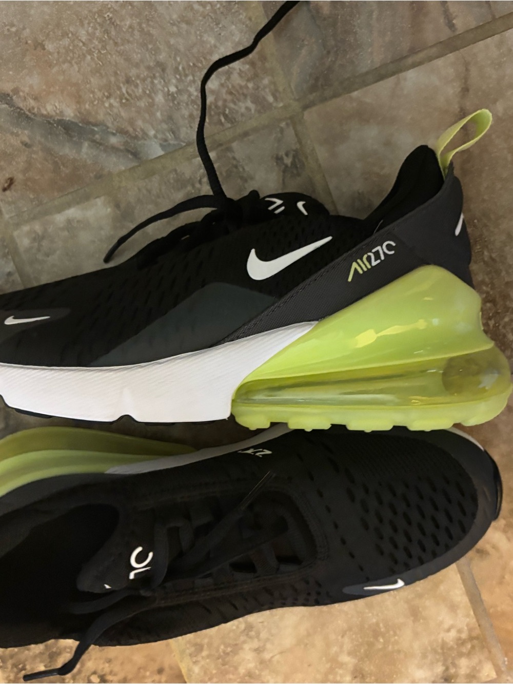 Nike Air Max 270 Black with Volt Accent Sneakers NEVER WORN
